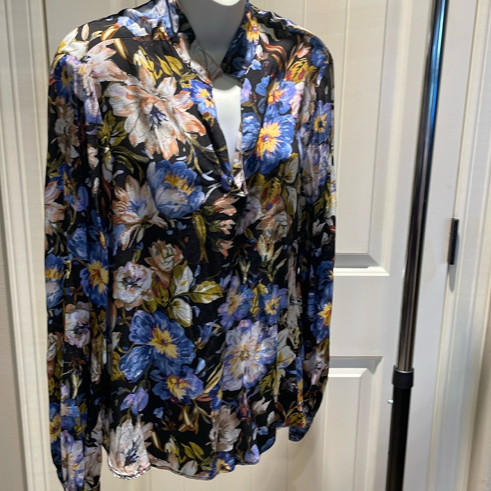 Karen Kane pull over tunic in pretty floral pattern